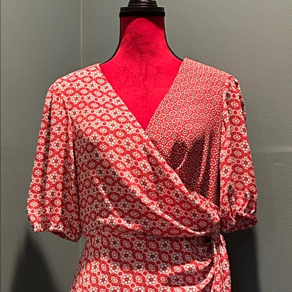 Sachin-Babi Elegant Red Wrap Top Size 8 - Picture 2 of 16